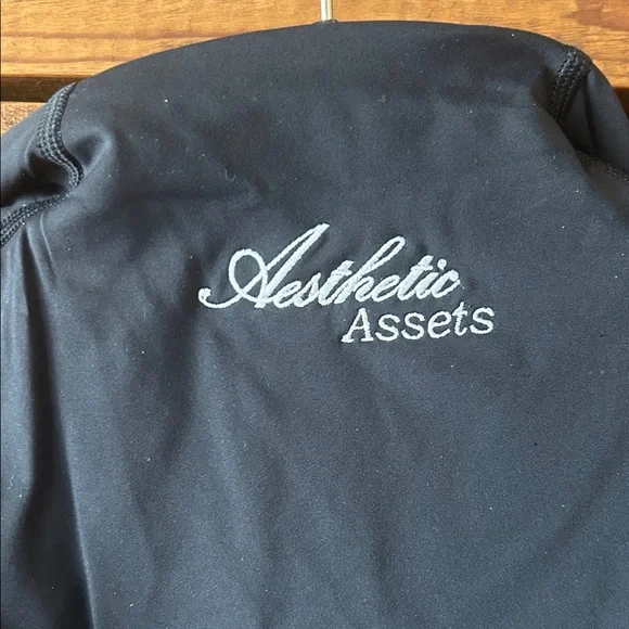 Lululemon Women's Black Jacket.   Size 6 - Picture 15 of 15